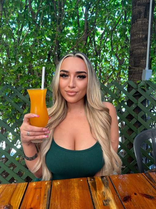 I will be back to posting daily on onlyfans  so price will be back to how it was but I have a discount