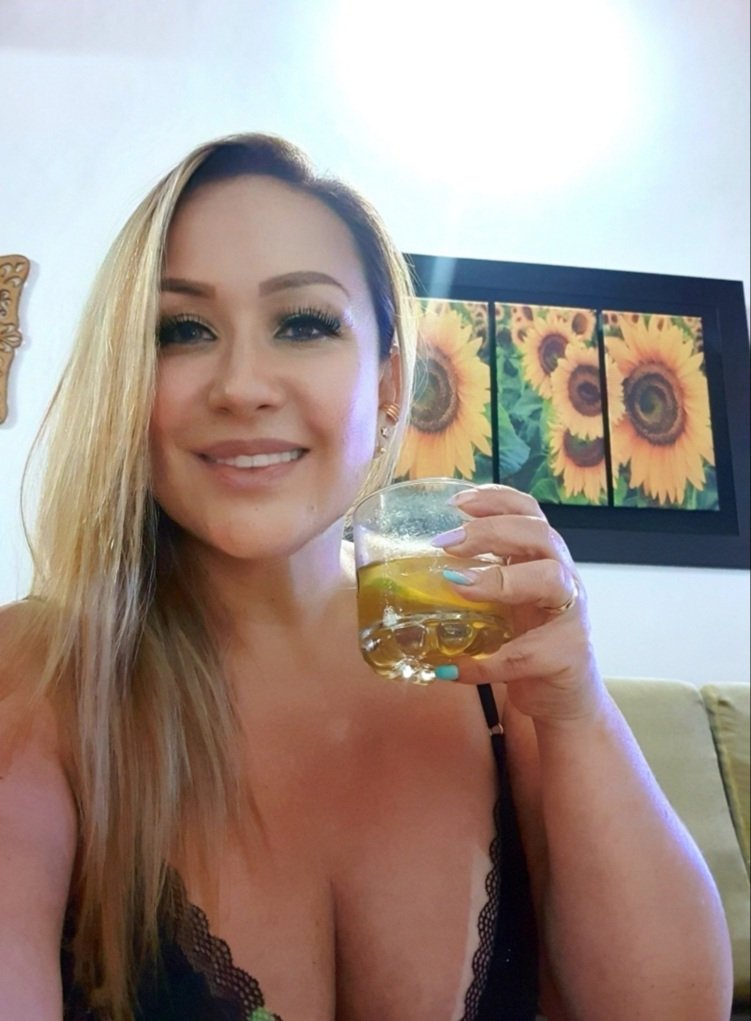 Mafalda_2020_'s tweet photo. ❤🥃❤ Salud!!!😘 https://t.co/4DKw03tJkA