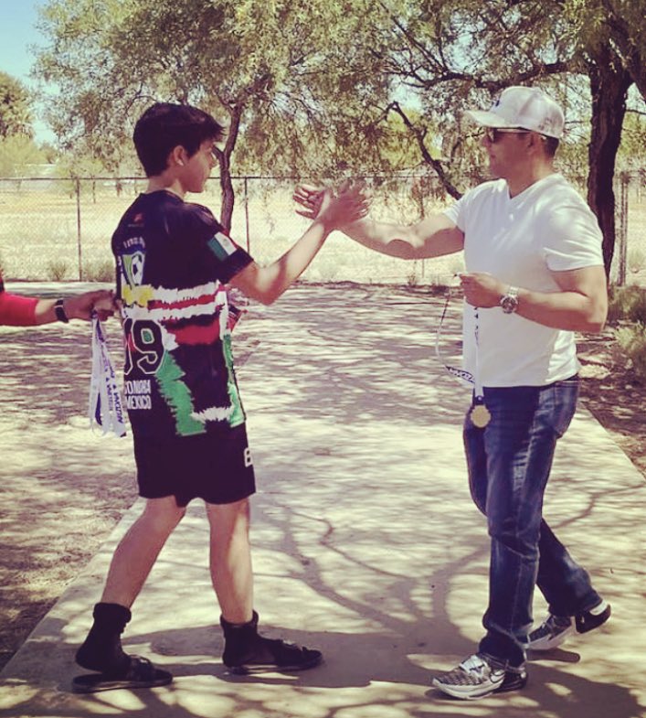 zavala_fco's tweet photo. Torneo de la Amistad #Tucson ⚽️🥅⚽️🥅 

La mejor inversión son los hijos #LosZavala’s💪🏼⚽️ 🏅🏅 https://t.co/4v9lmTnLHS