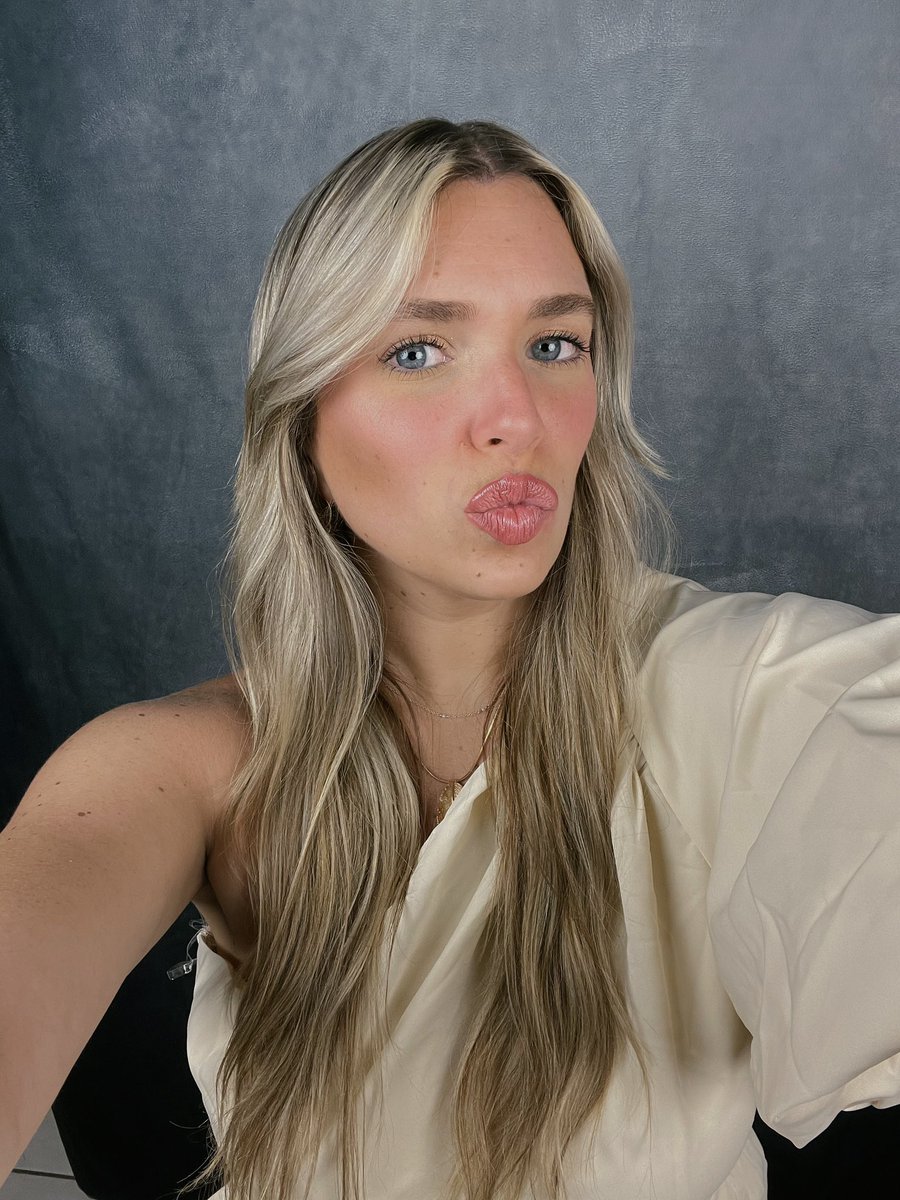 gabi 🤍 tweet media