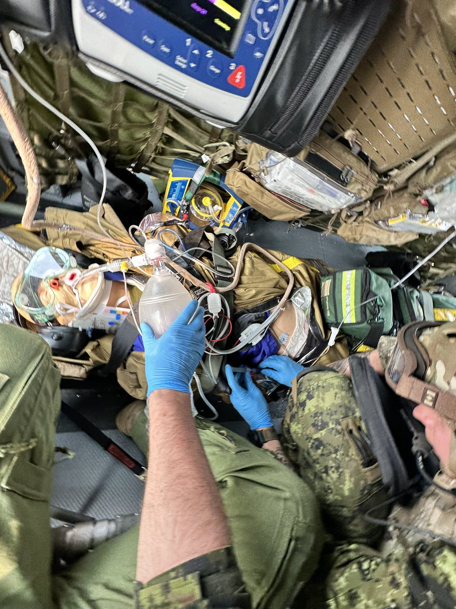 “Give fentanyl 50mcg, 1cc, 5-0 mics” I call this a double-barrel order: closed loop this is 6 checks of correct drug dosing between us. Via the pilot later: ah yes, I call this the ‘belt and suspenders’ model to keep your pants on. Love it. #EFAE #CRM