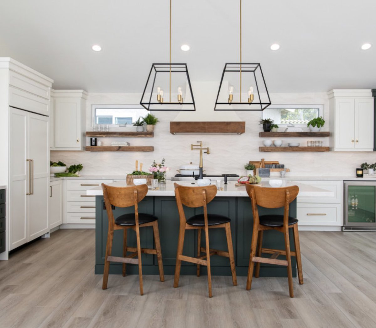 ProfyListAI's tweet photo. Kitchen: green and white. What do you think? #home #remodel #remodeling https://t.co/yXYAYI17Ga