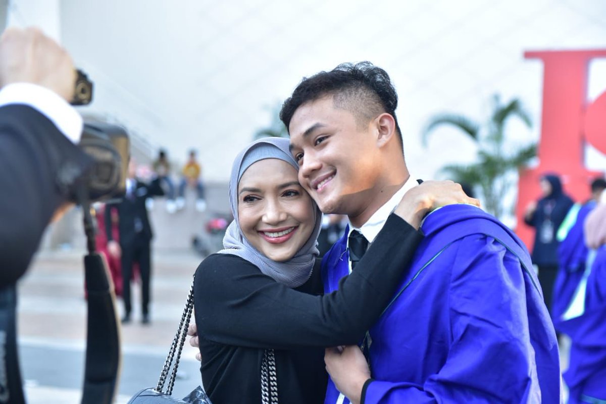 MohdShukriYajid's tweet photo. Delighted to welcome all families and friends celebrating the success of our @MSUcollege 25th Convocation. None of today's success is possible without the support &amp; sacrifice from everyone. @MSUmalaysia #Graduasi25 https://t.co/4QI9wFE30l