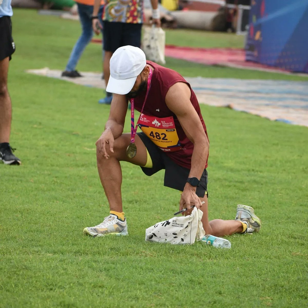 And then the superhero landed 😂.
When we beat ourselves we become our own superheros. 
2022  57.40 
2023  44.30 continued...
Till we meet again... That's a wrap for #tcsworld10k #tcsw10k this year.
Cheers to the organizers. 
#comealive 
#dotheboomerang 
#running