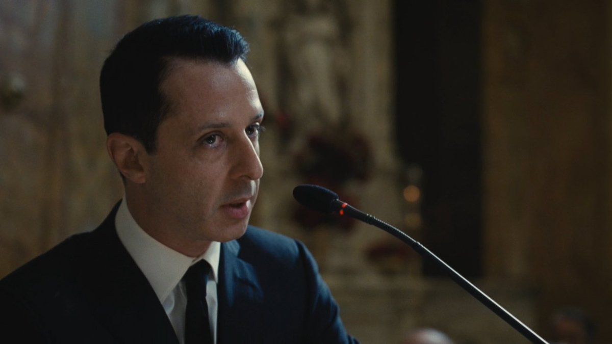 OyindaOdewale's tweet photo. As someone who’s watched since season 1 I want to make it clear that my allegiance is to Kendall. I am a Kendall girlie first and foremost and I will ride with this motherfucker until the very end. Even if it destroys him and his family! It’s his crown! #Succession #SuccessionHBO https://t.co/F5egs3kWwO