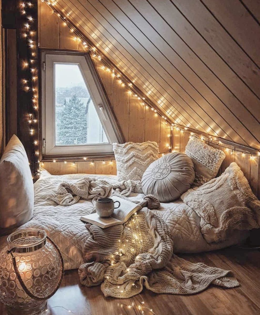 Every attic should possess a #book nook. 

#BookLover #BookTwitter #design #WritingCommmunity