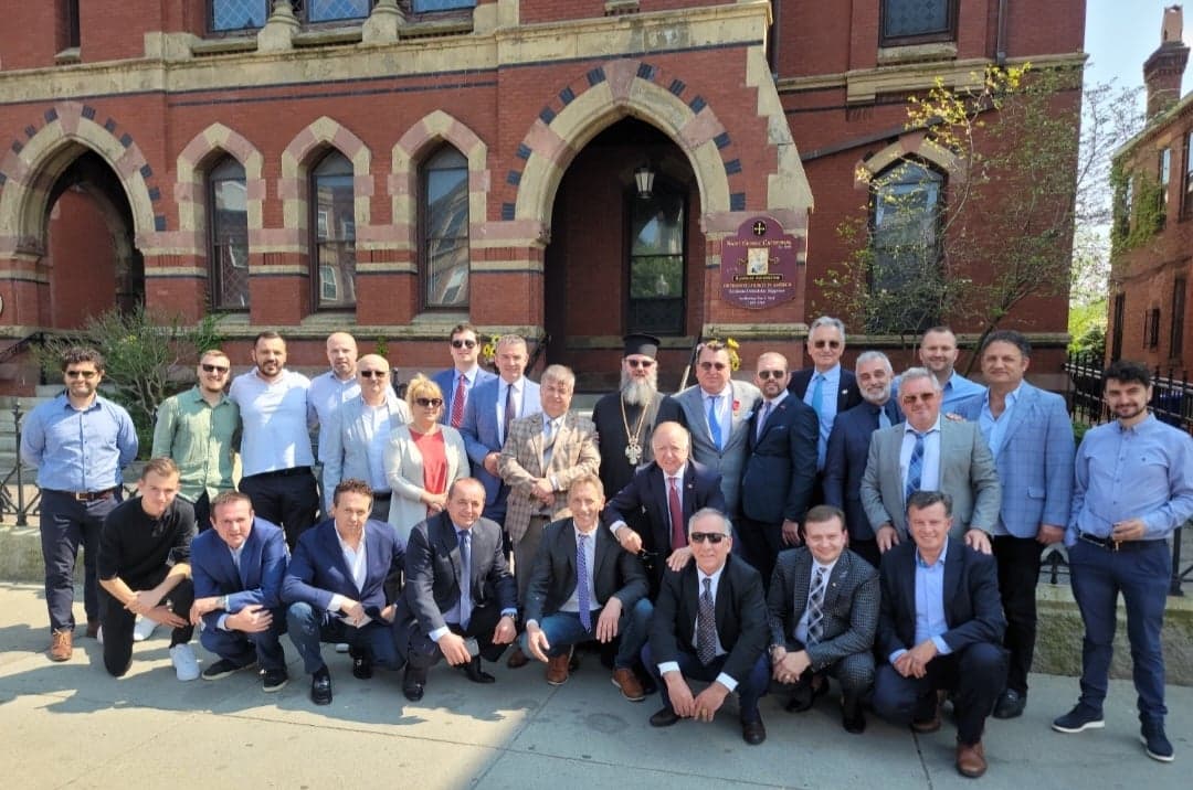 Klevin_Muka's tweet photo. Rikativizimi i Vatrës aty ku u krijua në Boston, te kisha e Nolit https://t.co/JkEk1ZJsCx