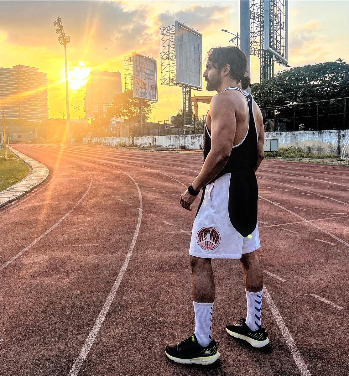 gurruchoudhary's tweet photo. #MondayMotivation 🏃‍♂️☕️ https://t.co/Vyp2qyRlhr