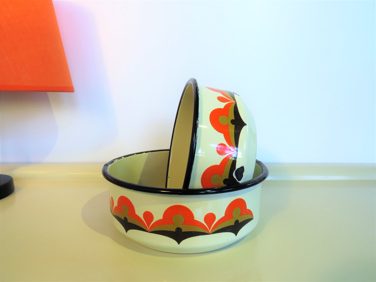 MaLanterne's tweet photo. Vintage Enamel Bowls, Enameled Nesting Bowls, Set of 2 Bowls, Geometrical Pattern in Orange, Gold and Black Color, Kitchen Home Decor, 1950s https://t.co/10x1YcnUPi #Home decor #Free shipping #Sales #Retro #Vintage #Summerdress #GoldColor https://t.co/TtmE41K8O9