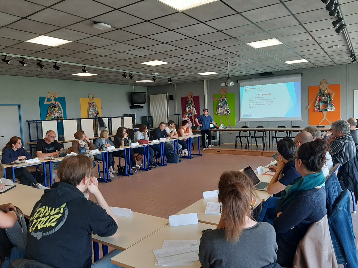 RT <a href="/dane_nancy_metz/">DRANE Nancy-Metz</a> RT <a href="/val_boileau/">Valérie Boileau</a>: Aujourd’hui au lycée Pierre Mendès France d'Epinal formation <a href="/dane_nancy_metz/">DRANE Nancy-Metz</a> à la prise en mains des kits d’hybridation et webmédias🎬📽️🎞️déployés par l’<a href="/regiongrandest/">Région Grand Est</a> dans les lycées . Découverte du matériel et …