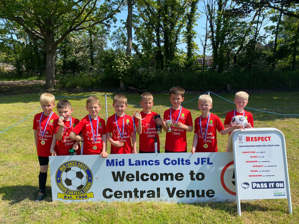 🏆 MLC Cup

Our U7 Ambers put in a great shift in their cup semi-final but narrowly lost out for a place in the final.

Well played lads.

#mjfdc #OneLoveOneClub