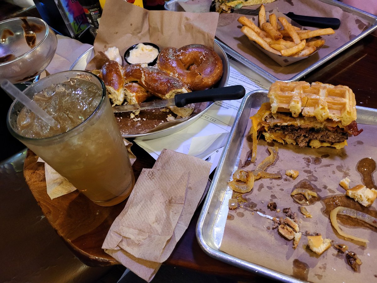 scybalt's tweet photo. It was a fun night last night. https://t.co/az8E0p6FlR