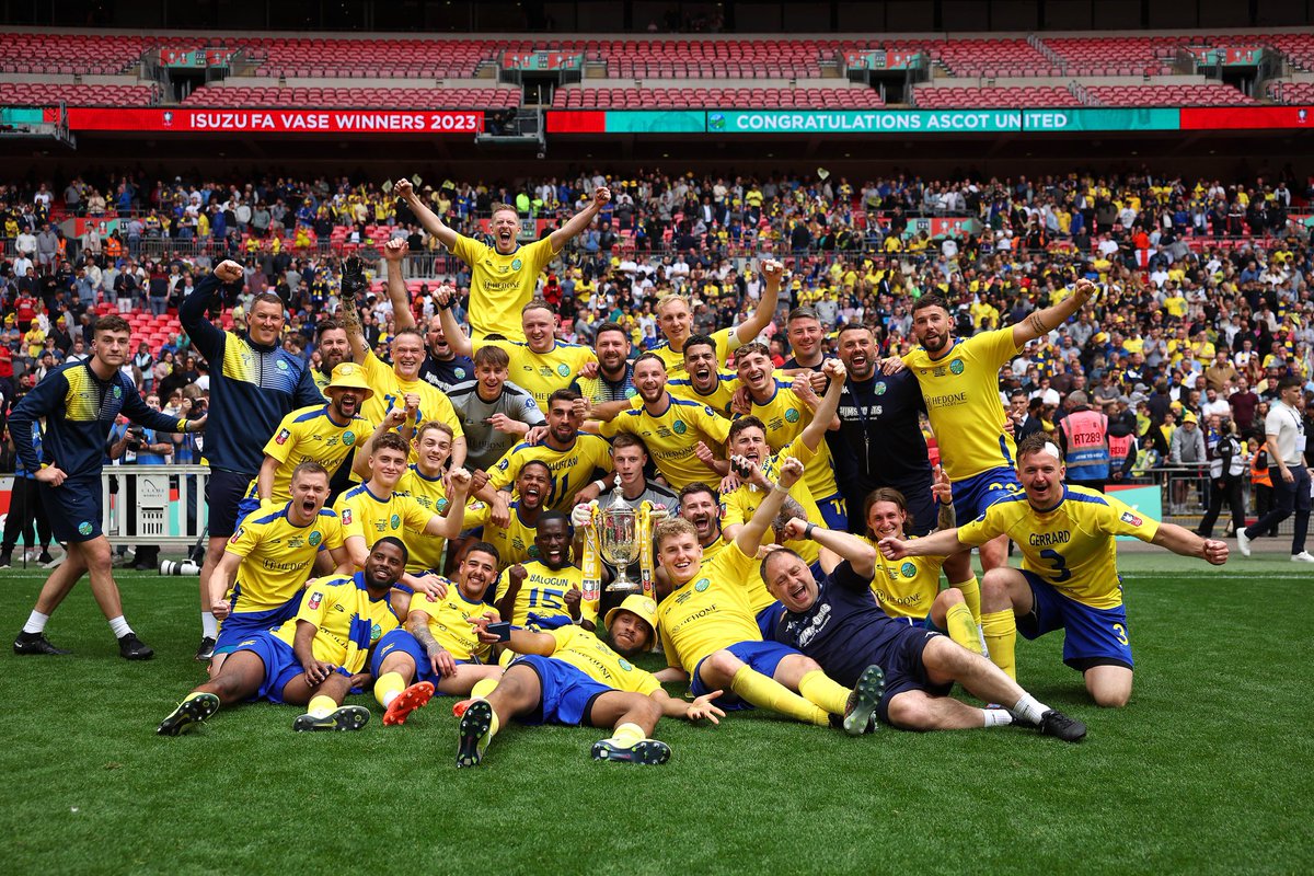 human_protocol's tweet photo. They WON! 🏆

We’re immensely proud of @AscotUnitedFC who won the #FAVase finals at Wembley stadium yesterday 

Thank you for giving us the opportunity to partner with you 🤝

Up the Yellas! 💛💙 https://t.co/KcamaxegJK