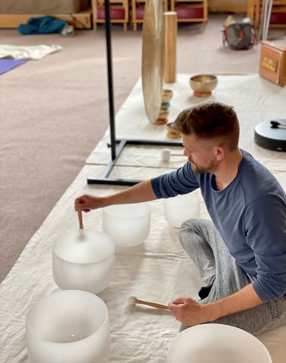There still some spaces left for tonight’s Sound Journey! Rest, relax &amp; renew 😊🎶✌️
7pm - Baildon
Book here: eventbrite.co.uk/e/resonate-mon…

#soundhealing #soundbath #gong #meditation #relaxation #unwind #bradford