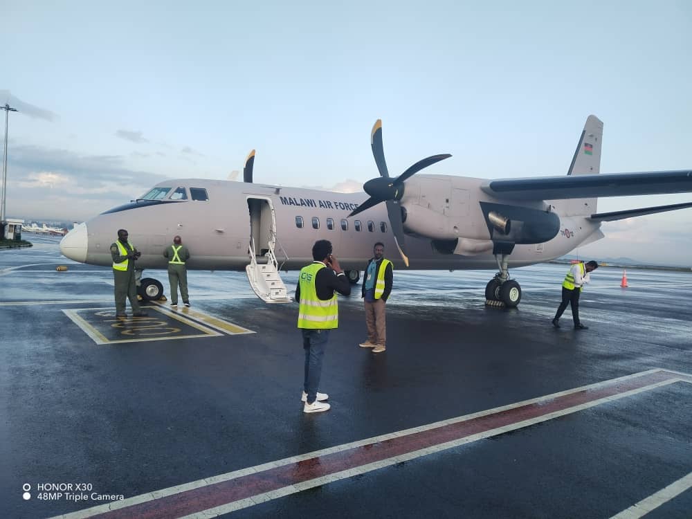 JarsieM's tweet photo. Some Malawi's troops over the weekend flew back home for rest and recreation away from the mission area, the Democratic Republic of Congo (DRC). Earlier, Malawi Defence Force used to charter planes for the troops but now they are using aircrafts Malawi acquired from China. https://t.co/XReT18rTzl