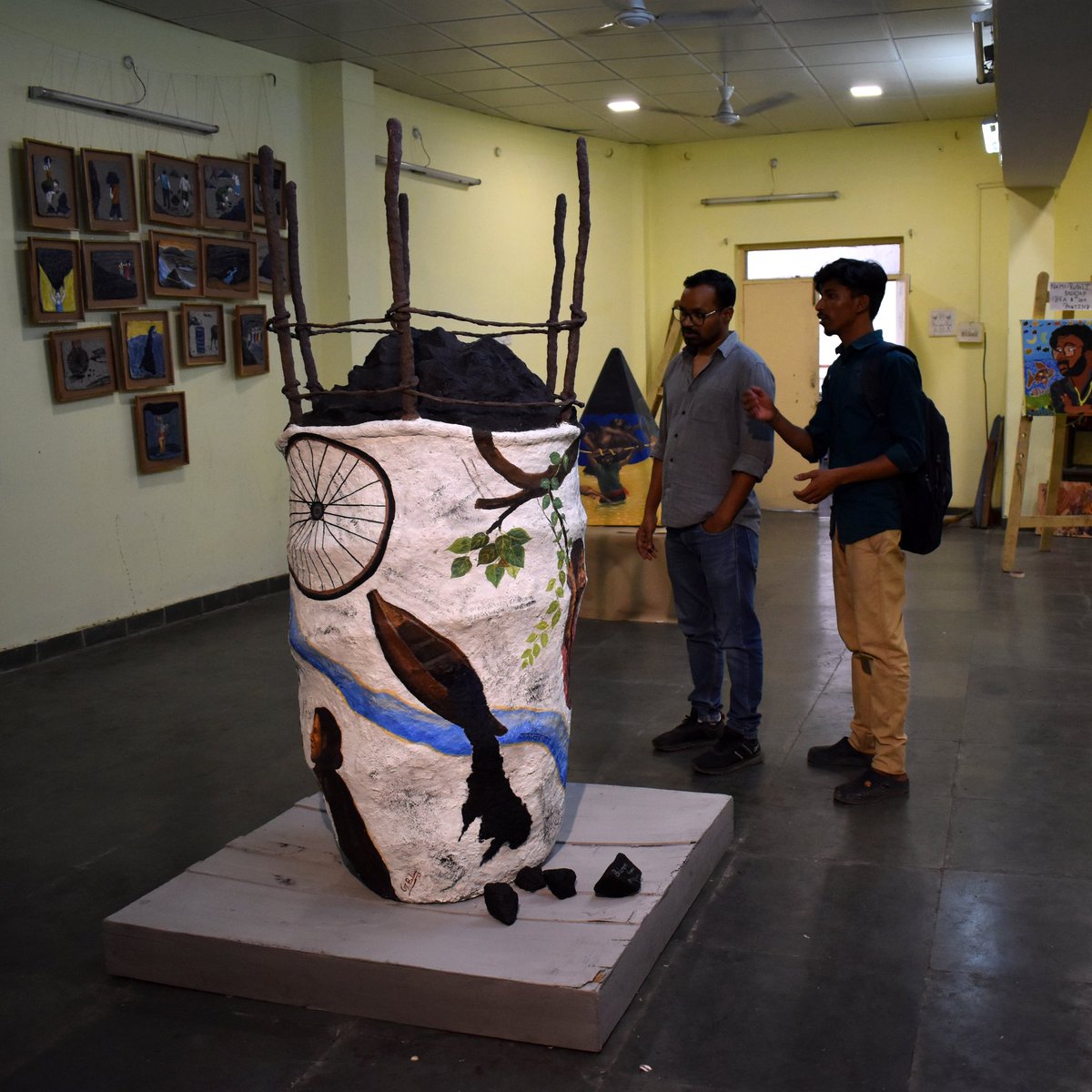 gope_balaram's tweet photo. My bfa Final Display (painting)....
my call mining series work...
please comment me how is my work...
#painting #instalationartwork #art #finaldisplay #artgallery https://t.co/U3ISQSczIh