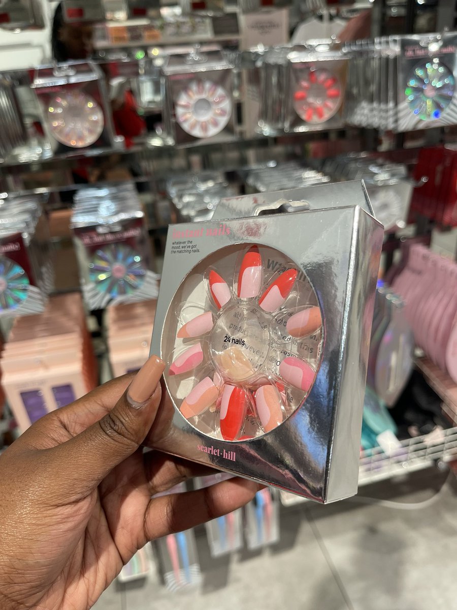 DropdLive's tweet photo. Found some instant press on nails from @mrpfashion for only R40.00🔥❤️. #dropdlive #dropd #instagramdown  #daterush #mrprice #instantnails https://t.co/69vEDGSxqt