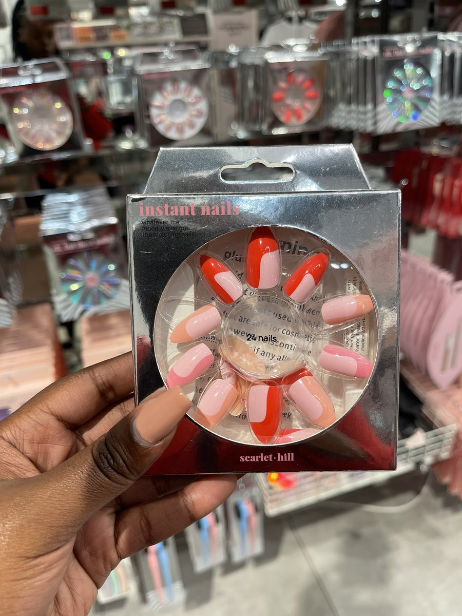 DropdLive's tweet photo. Found some instant press on nails from @mrpfashion for only R40.00🔥❤️. #dropdlive #dropd #instagramdown  #daterush #mrprice #instantnails https://t.co/69vEDGSxqt