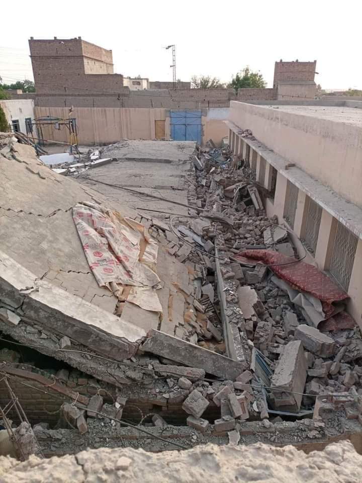 AreebaKhattak2's tweet photo. Do you all know who is blowing up these schools in pukhtoon built?
Terrorists?
No..
This is tha state of Pakistan. https://t.co/Dmwmmt4yZe