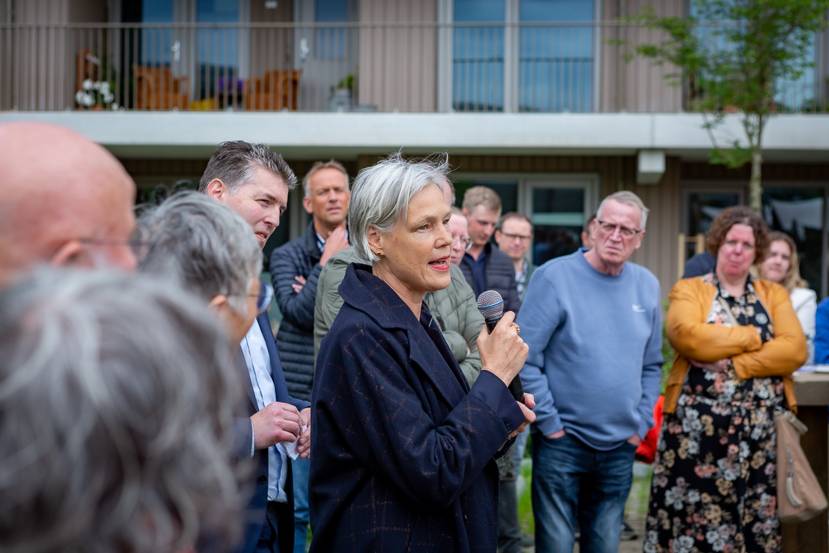 woonwerkarch's tweet photo. Last week Evelien van Veen, Habion, Heijmans, Gemeente Zutphen, Hoekstra Makelaardij and the Bewonerscoöperatie Ubuntuplein Zutphen celebrated the opening of Ubuntplein in Zutphen. 

Take a closer look at Ubuntplein: https://t.co/ub62YItlQz

Photos: Maarten Zeehandelaar https://t.co/5wiGOfsjiD