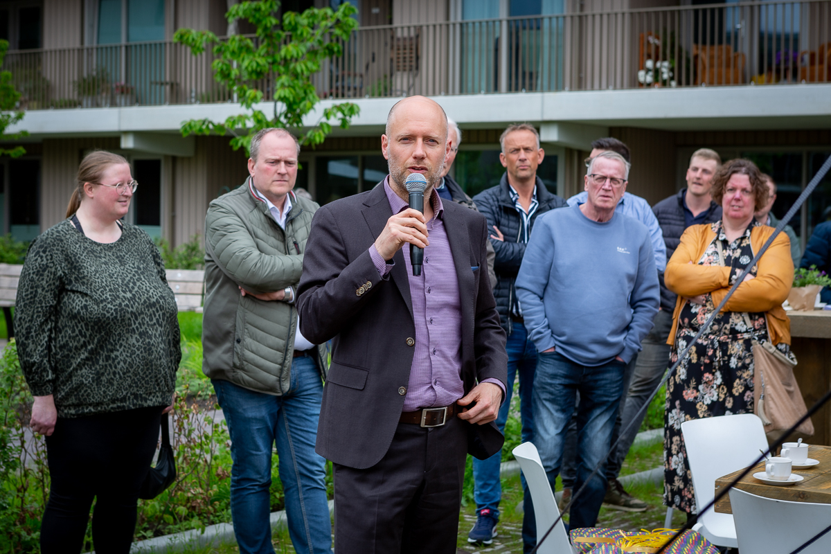 woonwerkarch's tweet photo. Last week Evelien van Veen, Habion, Heijmans, Gemeente Zutphen, Hoekstra Makelaardij and the Bewonerscoöperatie Ubuntuplein Zutphen celebrated the opening of Ubuntplein in Zutphen. 

Take a closer look at Ubuntplein: https://t.co/ub62YItlQz

Photos: Maarten Zeehandelaar https://t.co/5wiGOfsjiD