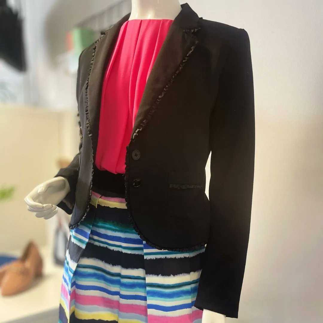 SmartWorksRDG's tweet photo. π OUTFIT OF THE WEEK π We're loving this look our dressers pulled together, a pop of colour and a summery stripe to see us through the week.
#smartworks #smartworksrdg #ootd #interviewdressing https://t.co/EWymGBx1Ac