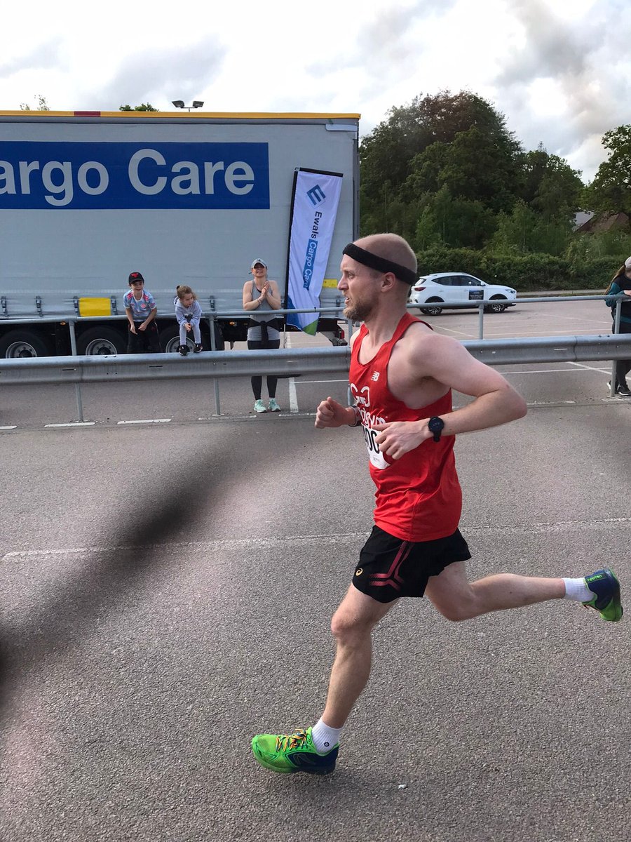 goodgym's tweet photo. Tav and Frazer from @GGColch hit the streets for the @ColHalfMarathon yesterday with the most amazing support team. Excellent work everyone. https://t.co/oq5GFwva0A