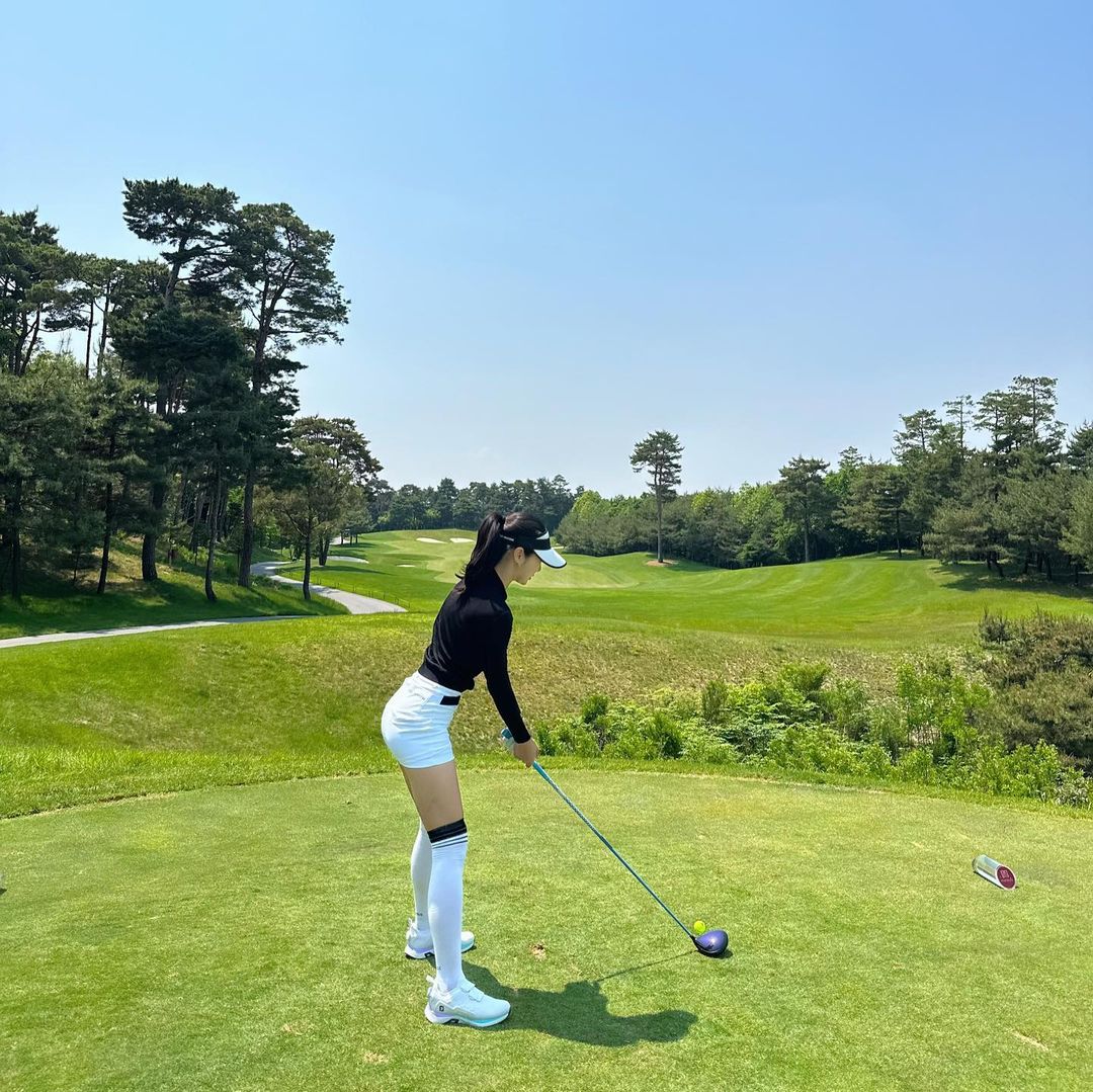 mina_23325's tweet photo. They say golf is like life.  Don't trust them.  Golf is more complicated than that.😂 #Golf @mina_23325 https://t.co/s5FIZdloak