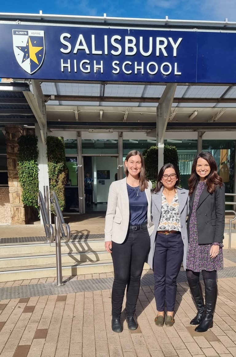 What a pleasant way to start the week: speaking with the Year 7 cohort at Salisbury High School organised @SmithFamily_org with fellow amazing #SuperstarsofSTEM @JessiBohorquez and @Tatiana_Biochem about careers in science! Lasers were quite the hit 🎉 @ScienceAU @UniofAdelaide