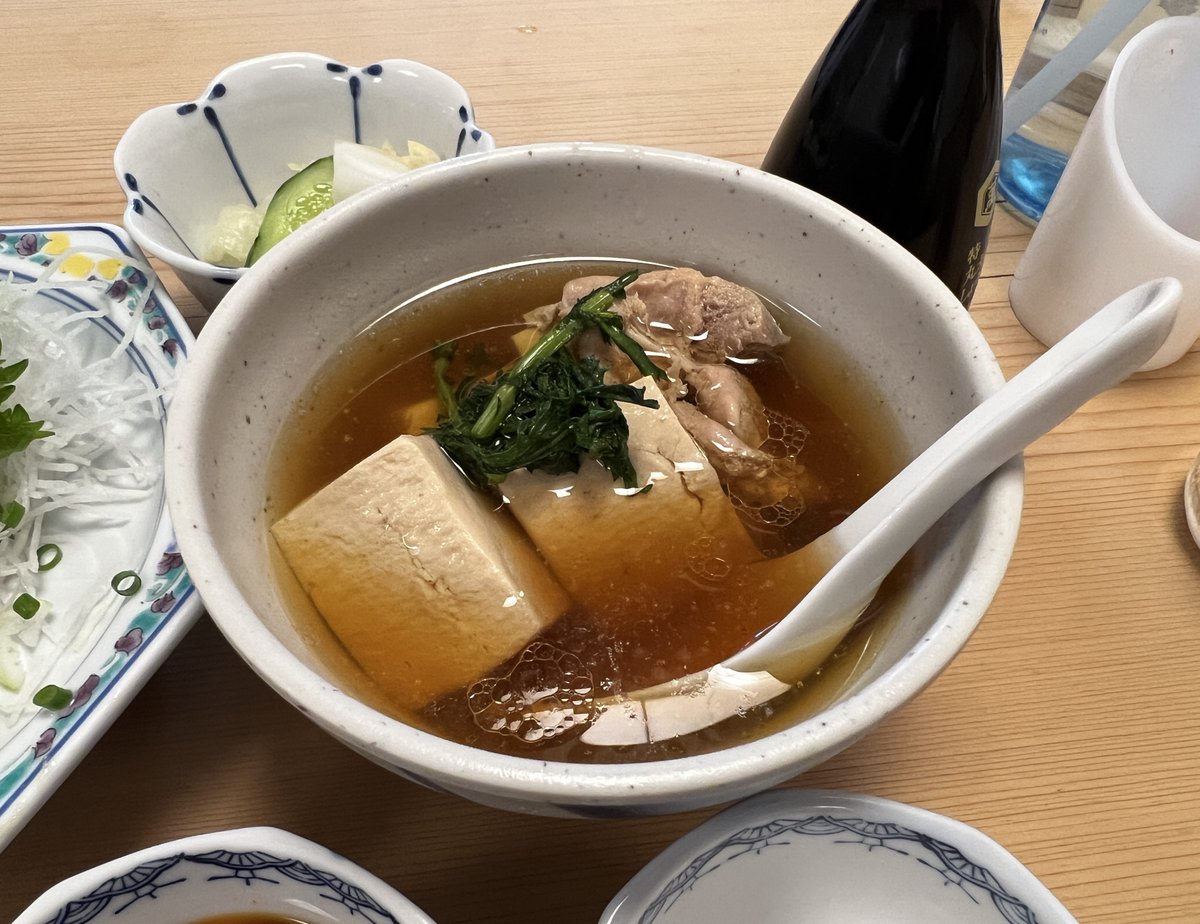 797binbo's tweet photo. #銀座 #ginza #tokyo
#三州屋 #sanshuya
鰹タタキ定食(鳥スープ付)と山カケまぐろ
臭みなくもっちりとした極厚の鰹がヤバ美味い。
#ランチ #昼飯 #定食 #かつお #SetMeal
#LegitSashimi #FreshBonito #FreshTuna https://t.co/OKsZ2cYCbf