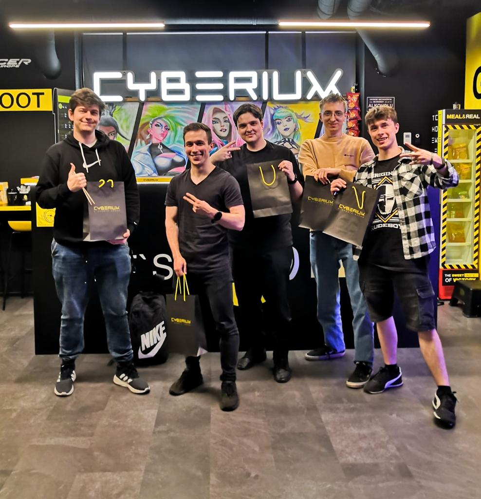 CyberiumK's tweet photo. ESZKERE ANTELANTE!
 @KakaLoL_ @M4LI3 @DannyV2LoL @Hardstuck3 
Zrobili to po raz trzeci z rzędu 🔥🔥👏👏
W wielkim finale turnieju LOL 5vs5 pokonali team 'Magowie" 2-1 @snowb_LoL @Hyper_lol1 @lilboisoul @Kekdarie

Dziękujemy wszystkim uczestnikom i zapraszamy na kolejne turnieje🤩 https://t.co/31IKMwEv40