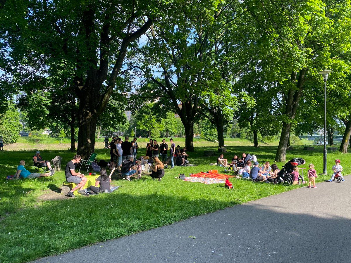 Matyas44Cook's tweet photo. 🍕Happy #BitcoinPizzaDay2023 from Moravian Bitcoiners. Ostrava city, #CzechRepublic 🇨🇿🤟🔥🧡🍻 Sunny day, friends, tasty pizza... what else to wish for 🤙🐇 #Bitcoin is #communtity 

Let's all meet at @BtcPrague June 8-10th !!! https://t.co/kWiYxGfJJ9