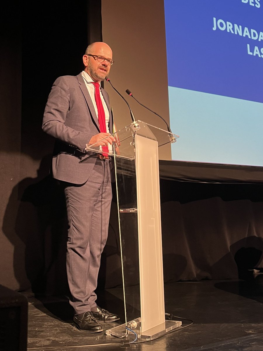 IF_Espana's tweet photo. Jornada franco-española en torno a las universidades europeas
Apertura por Joan Subirats, Ministro de @universidadgob, Juan Romo, presidente de @CrueUniversidad, Jean-Michel Casa, embajador de @france_espagne, @TallonEric1, Consejero Cultural de @france_espagne https://t.co/bZezMjAgRE