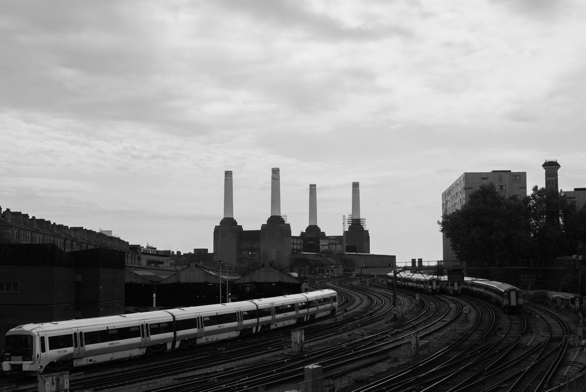 Are you ready to see our latest project at The Battersea Power Station! 

The first glimpses of this amazing Home Staging project by our team is right around the corner, so keep your eyes peeled 👀

<a href="/batterseapwrstn/">Battersea Power Station</a>