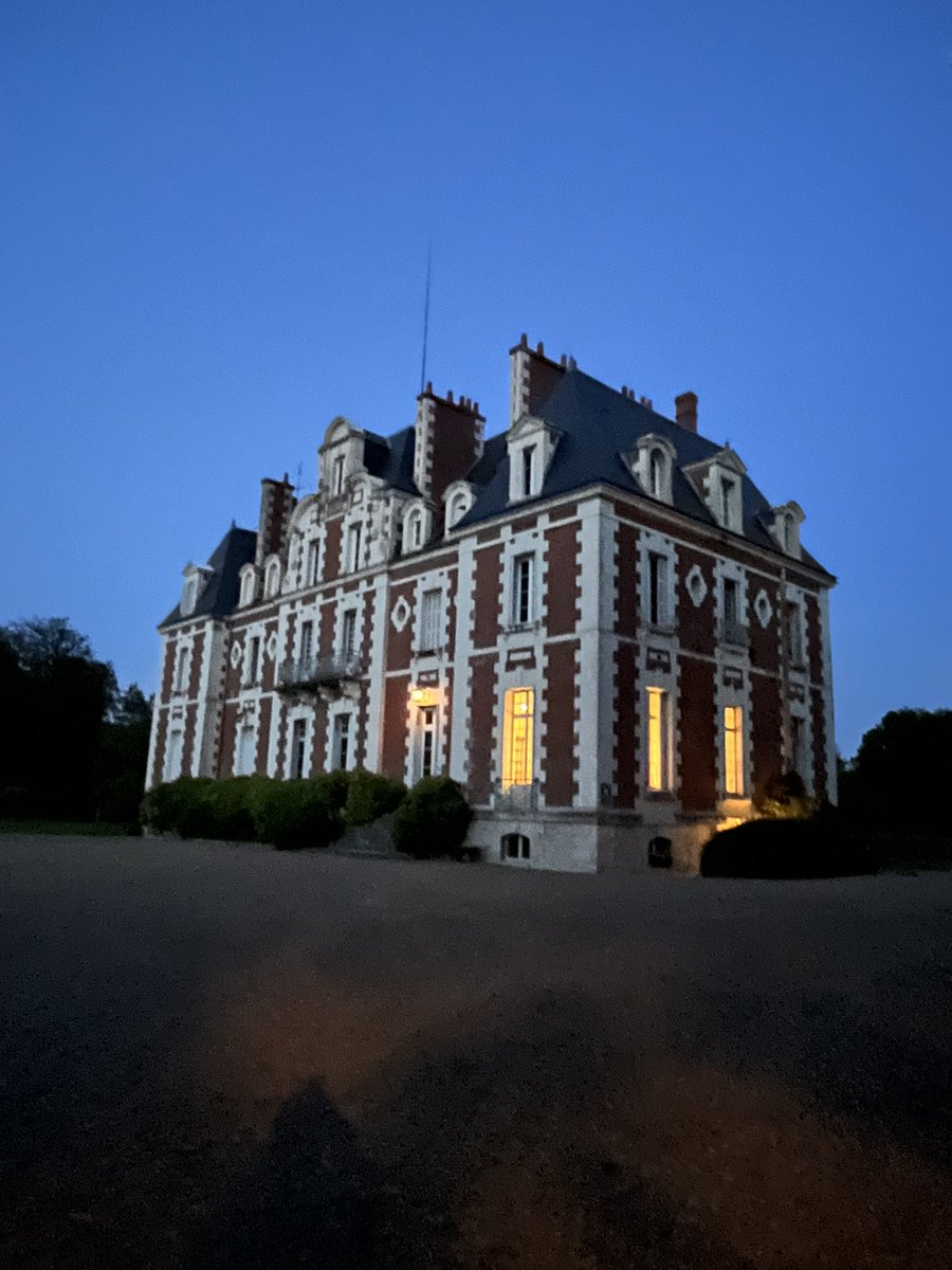 mtwjmsdns's tweet photo. After researching the #ethics of #DigitalWellBeing for 3 years, I still find the best thing for it is #soto #zen #meditation. Check out La Gendronnière, which has been mastering the art of #DigitalDisconnection since the 1980s: https://t.co/jZTWxVa3qD https://t.co/r7C82QRbE0