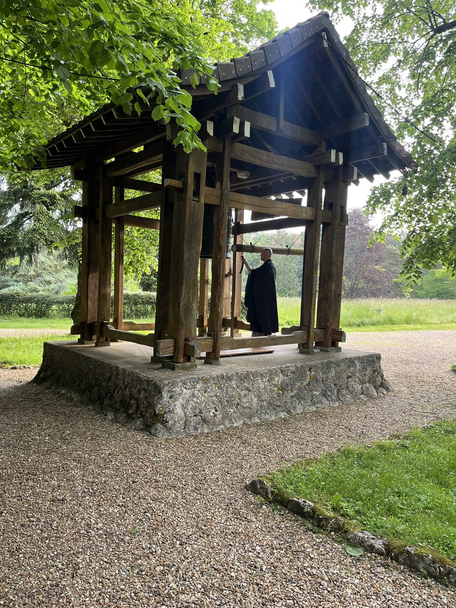 mtwjmsdns's tweet photo. After researching the #ethics of #DigitalWellBeing for 3 years, I still find the best thing for it is #soto #zen #meditation. Check out La Gendronnière, which has been mastering the art of #DigitalDisconnection since the 1980s: https://t.co/jZTWxVa3qD https://t.co/r7C82QRbE0