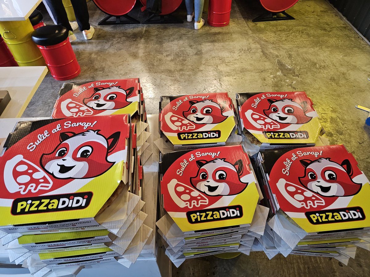 amirahbnb's tweet photo. See you sa mga qualified takers ng box of pizza from @TrustWallet_Fil here at 📍Pizzadidi🍕🍕🍕🍕
#BitcoinPizzaDay #TrustWalletFilPizza
#Pizzadidi #SliceToMeetYou! https://t.co/qjNLNsIXxn