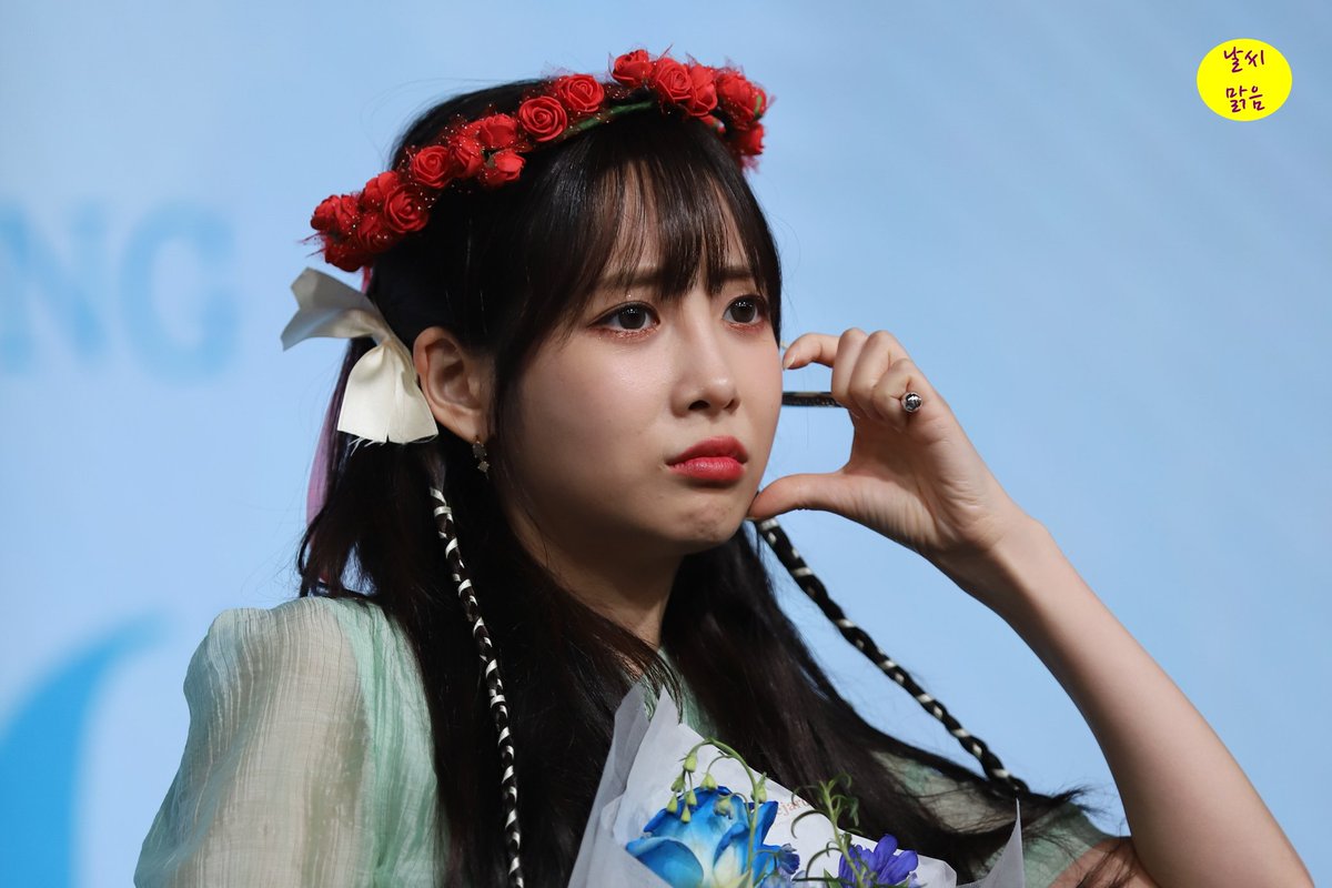 karachu2's tweet photo. 20230521 유지애 생일 팬싸인회 in 구름아래소극장 #유지애 #YooJiae #Lovelyz #러블리즈 https://t.co/PG32OmiuS6