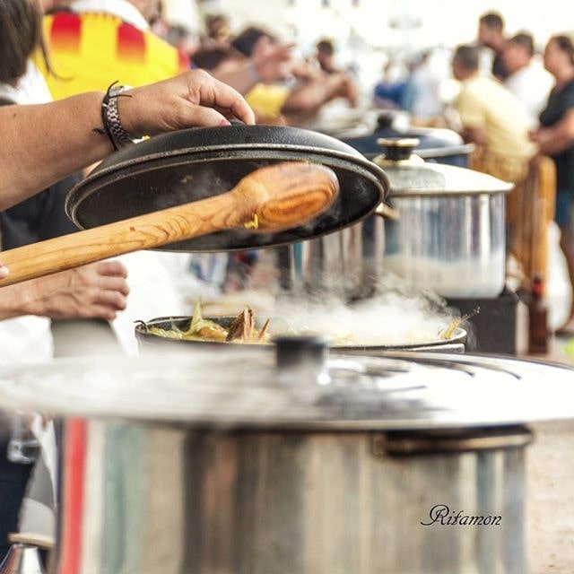 ametllademartur's tweet photo. Inscripcions obertes a l'Oficina de Turisme per participar en el XXVII concurs gastronòmic dels fideus rossejats el diumenge 4 de juny al port de pescadors de l'#AmetlladeMar (places limitades).

#VilesMarineres #TerresdelEbre #CatalunyaExperience

Fotos Rita Montagut. https://t.co/4JCdQx3VTm