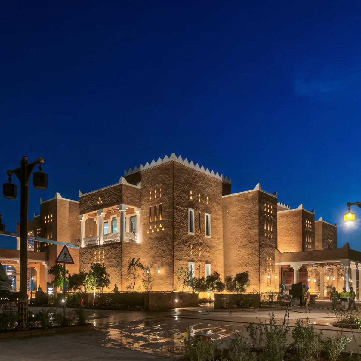 SSHDesign_'s tweet photo. SSH is proud to be a key stakeholder on one of the first completed buildings in the Diriyah Gate master plan, the Diriyah Sales Centre in Riyadh, KSA. Read more: https://t.co/DgkOyQRBKd
#SSH #SSHDesign #Architecture #Consultancy #Diriyah #Riyadh #SaudiArabia https://t.co/LQ3HaLaEVw