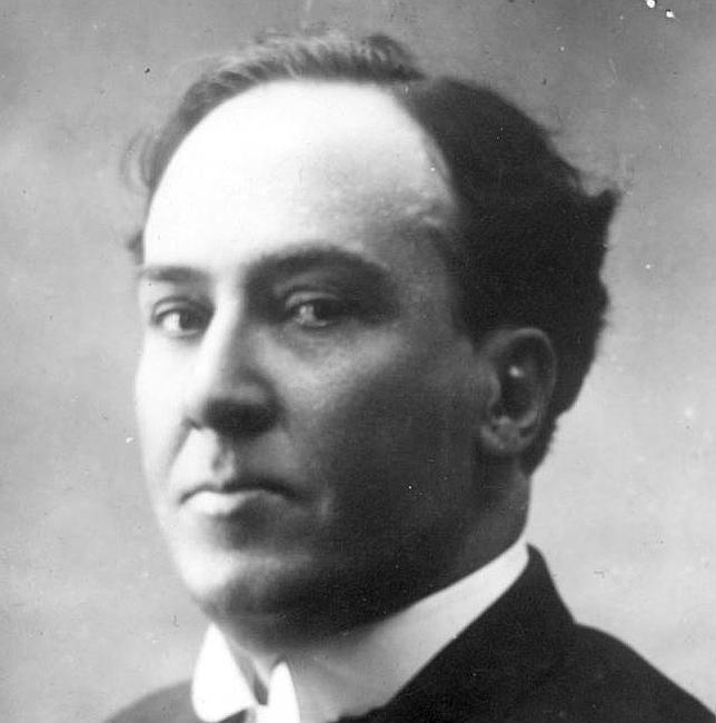 "Es propio de aquellos con mentes estrechas, embestir contra todo aquello que no les cabe en la cabeza".
Antonio Machado
#Fuedicho