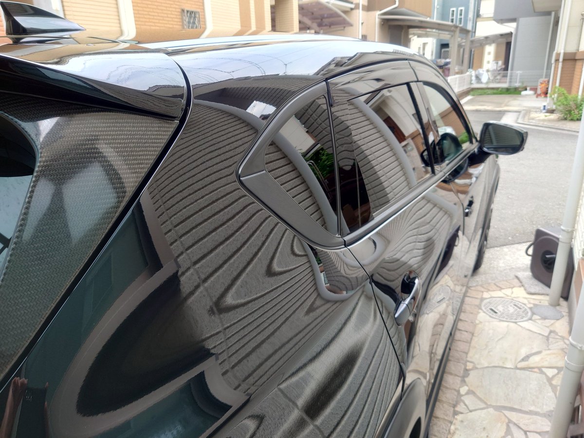 cx5black's tweet photo. 西日本ケミカル999eFとBeautyFを50:50で混ぜた物を運転席側に助手席側にBLASK No12。仕上げにイオンジェネレーター入りGDL02。
今から雨降るみたい🥲

#西日本ケミカル
#BLASK
#GDL02 https://t.co/bejfkWYIvY