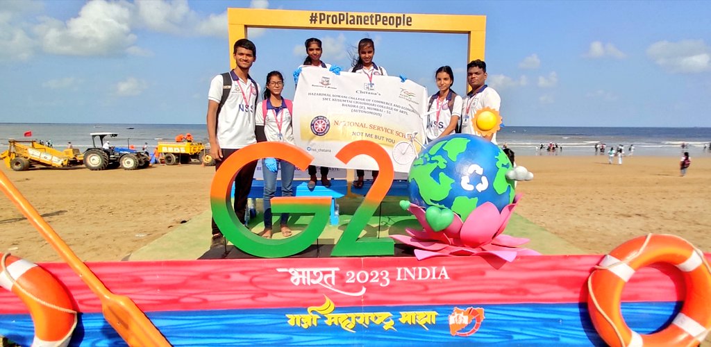 On 21.05.2023 #NSS units of Mumbai University participated in the Beach Cleaning activity with #G20 Delegates at Juhu Beach, Mumbai. Hon'ble CM @mieknathshinde graced the event.
#Gratitude @YASMinistry @_NSSIndia @MaharashtraNSS @ConnectingNss #G20BeachCleanUp 🙏