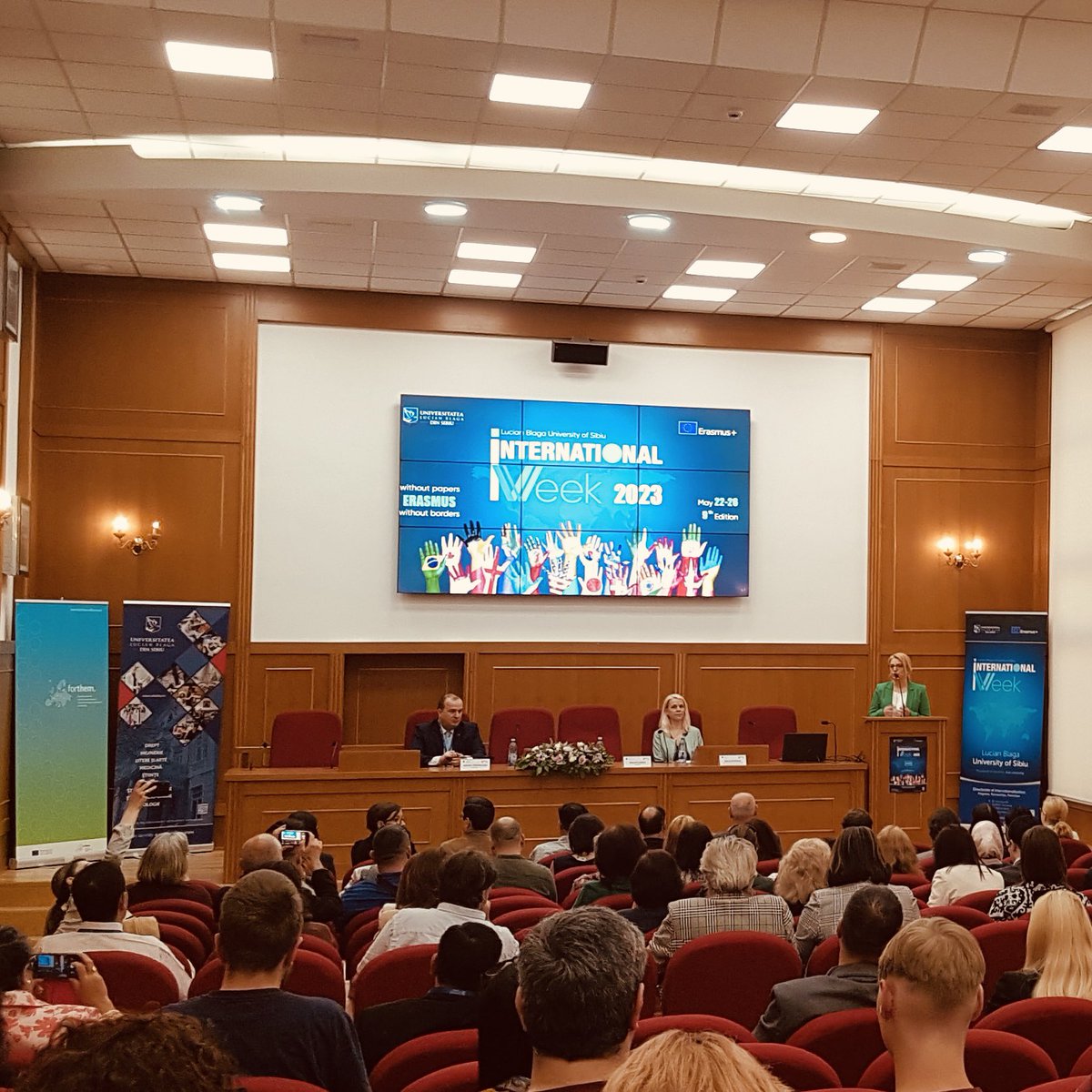 FORTHEMAlliance's tweet image. The 9th edition of the International Week at @ULBSibiu started today. This year’s topic is “Erasmus without papers – Erasmus without borders”. More than 80 professors and researchers from 30 countries will give lectures and attend activities this week. #Erasmus #iweek