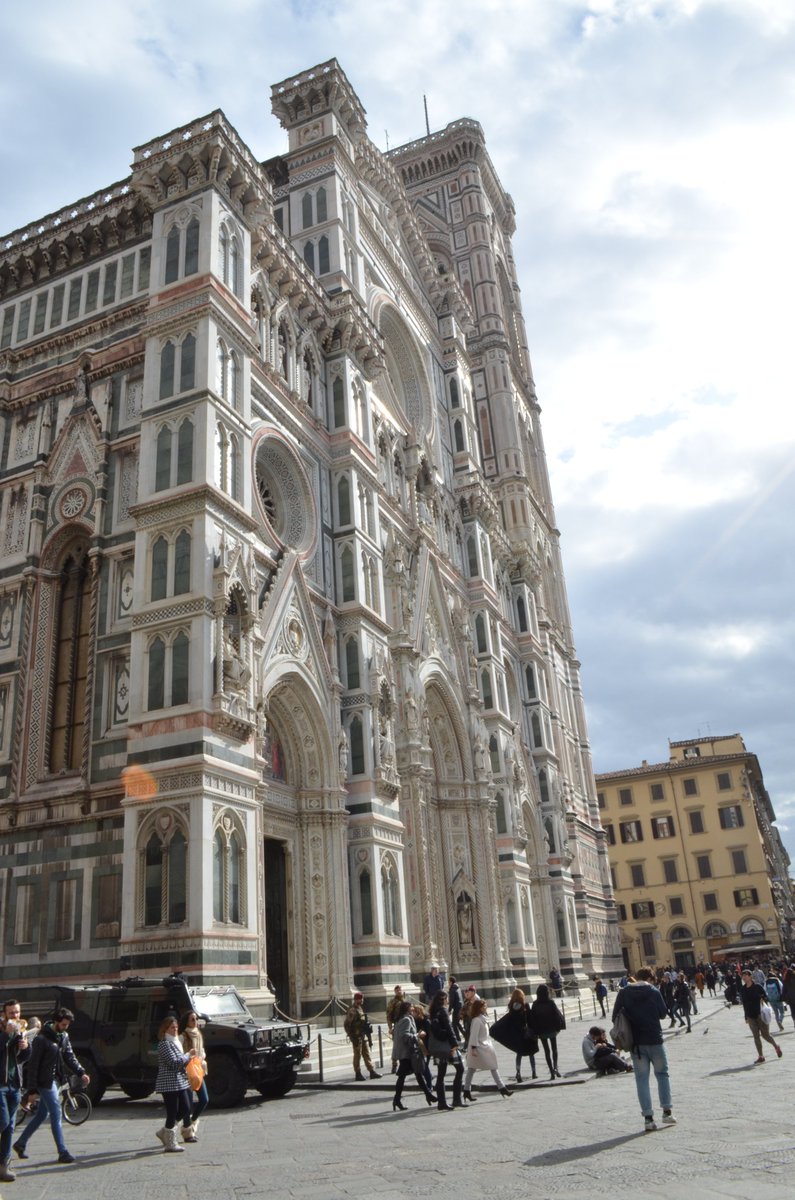 Everyone knows about the beautiful Duomo in Florence, but did you know that the gorgeous facade was actually creted in 1861 to celebrate the unification of Italy and Florence becoming the capital of Italy? The more you know! #historyofflorence #monumentmonday
