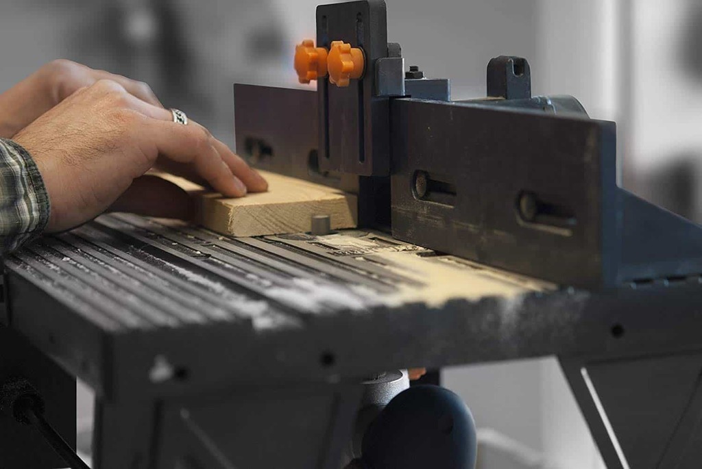 Need a new router table? We look at whats availble on the market in our Router Table Buyer’s Guide #DIY #Tools #Review - ift.tt/odmc7ig