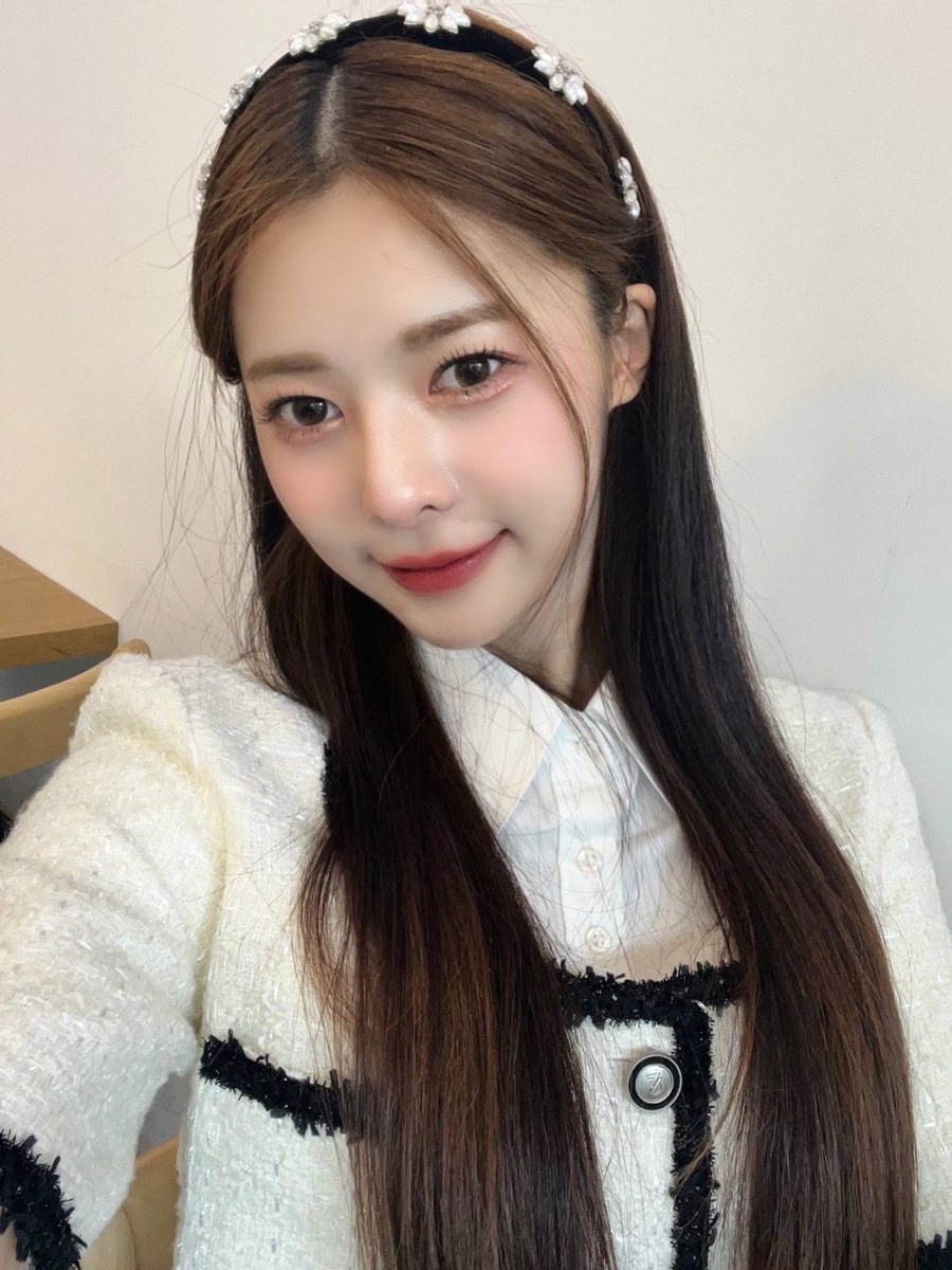 sodafiles's tweet photo. Dahyun 230522 fromm Update 🍒❣️ https://t.co/ofekRvAAw7
