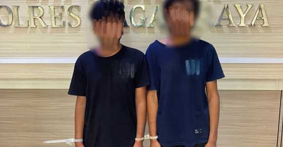 KBA_ONE's tweet photo. Diduga Gelapkan Uang, 2 Pemuda Nagan Raya Diringkus Polisi https://t.co/YqU5eUoHd2 https://t.co/S8I9N2yW40