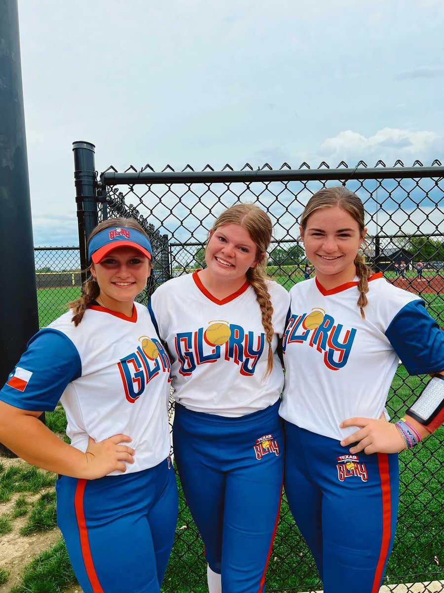 18uGloryNaudin's tweet photo. are our incredibly talented pitching staff.  Each play for 4A schools in Texas and will play this weekend to advance to the state tournament.  Congrats Brynlie, Macey, and Nat!  We are so proud of each of you!💙❤️💙❤️ #bestpitchingstaff @maceyjones25 @BrynlieD @gray_natalee https://t.co/pfDn3rr4WR