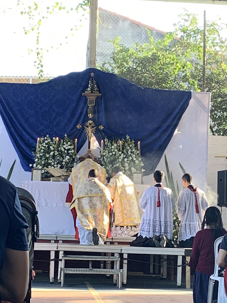 annewithlidi's tweet photo. Peregrinação à Aparecida 2023 ❤️
Ano passado fui grávida de uns 7 meses, pedi um bom parto e a graça de ser uma boa mãe
Ontem, fui para agradecer e pedir mais algumas graças para a Mãe Aparecida hihi https://t.co/esn827zIMP